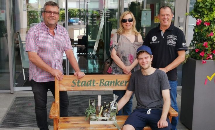 von links: Bgm. Paul Mahr, Gabriele Loch, Patrick Loch und Franz Loch Foto: Stadtamt