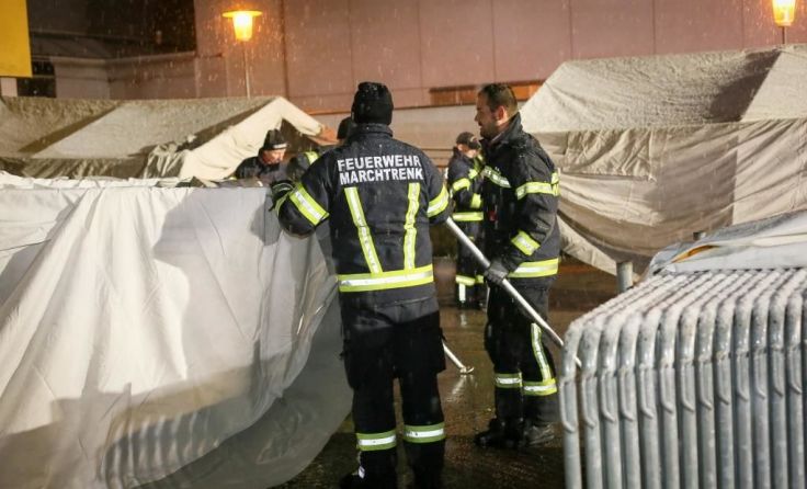 Aufbauarbeiten in Marchtrenk Foto: O.Deutsch, BFKDO WL