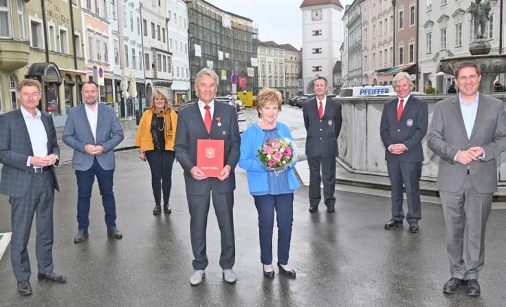 Gratulation an Franz Weingartner (Foto: Stadt)