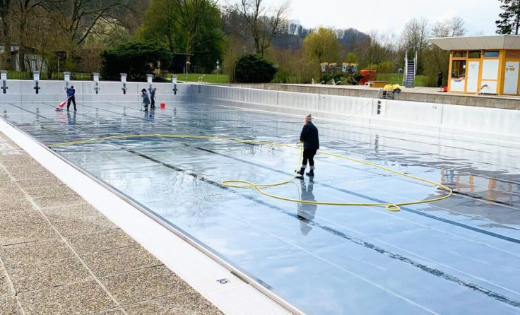 Das Welldorado-Sportbecken wird in Schuss gebracht. (Foto: Stadt Wels)
