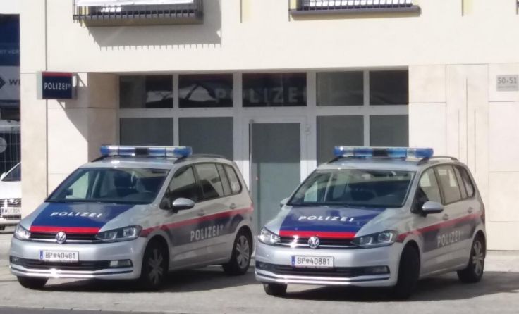 Die Polizei wird zu den Kontrollen hinzugezogen. (Foto: Tips)