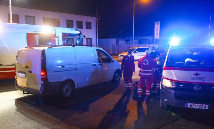 Der 16-jährige Beifahrer verstarb noch an der Unfallstelle. (Foto: laumat.at/Matthias Lauber)