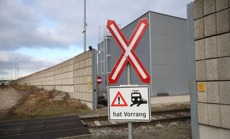 Neben den Gleisen fand ein Arbeiter den Toten. (Foto: laumat.at/Matthias Lauber)