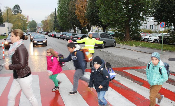 Die Schulwegpolizei ist auch in der Lichtenegg im Einsatz. (Foto: Stadt)