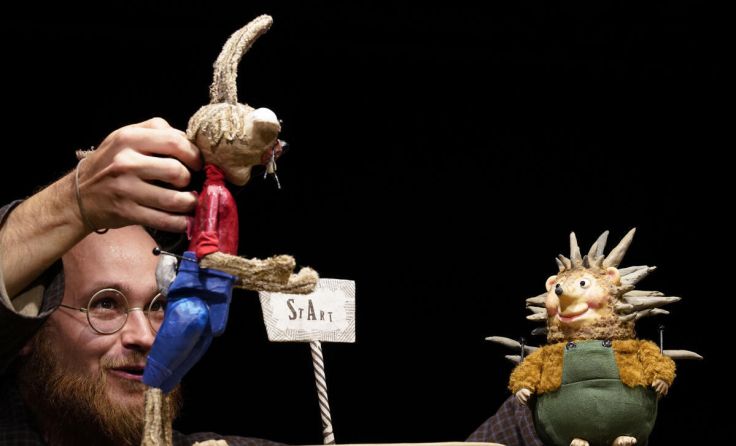 Szene aus dem Stück „Hase und Igel“. (Foto: Winkler)