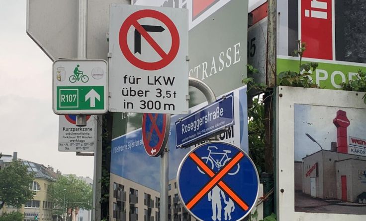 Ein Radweg (grün) ohne Radweg (blau) (Foto: Tips)