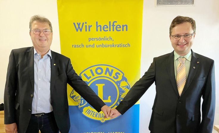 Helmut Koger (links) übergab die Lions-Präsidentschaft an Heinrich Krobath (Foto: Häusler)
