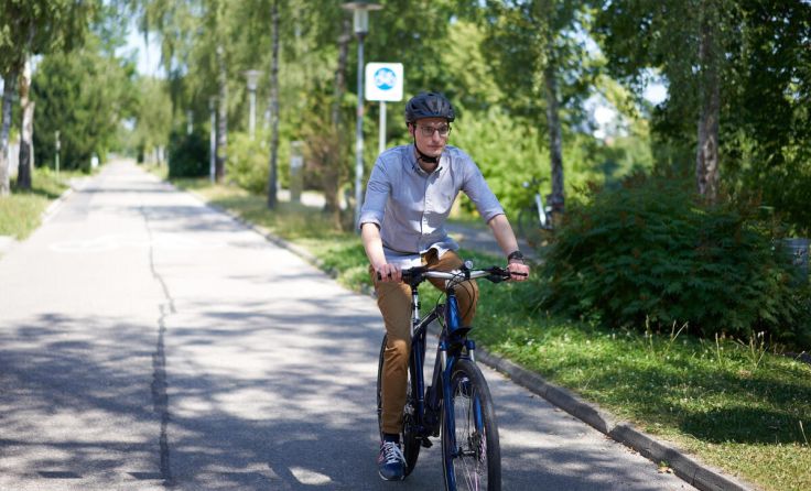Str. Stefan Ganzert hochkonzentriert am Rad. (Foto: SPÖ Wels)