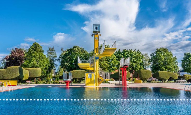 Sprungturm im Marchtrenker Freibad. (Foto: Stadtamt)