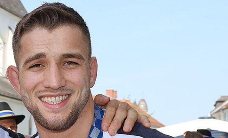 Borchashvili mit der Bronzenen aus Tokio. (Foto: Kammerer)