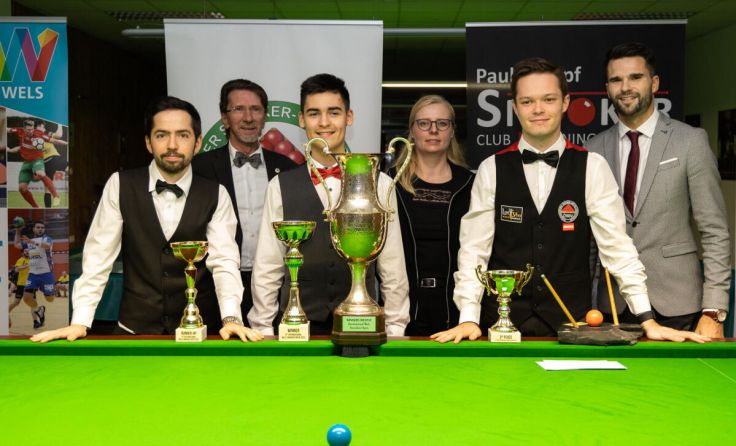 Schiedsrichterin, OK-Team und die drei Topplatzierten. (Foto: Söllradl)