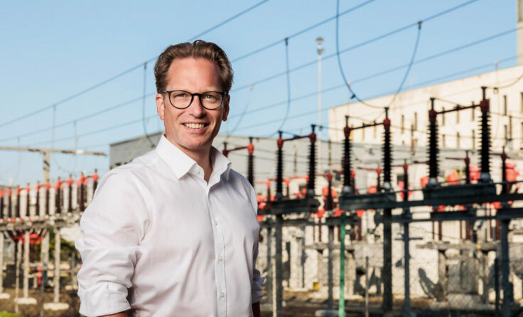 eww-Vorstand Wolfgang Nöstlinger ist stolz auf sein Stromnetz. (Foto: dualpixel)