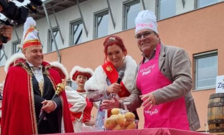 Klare Ansage an den Frittieramt-Küchenjungen, vormals Bürgermeister. (Foto: Gilde)