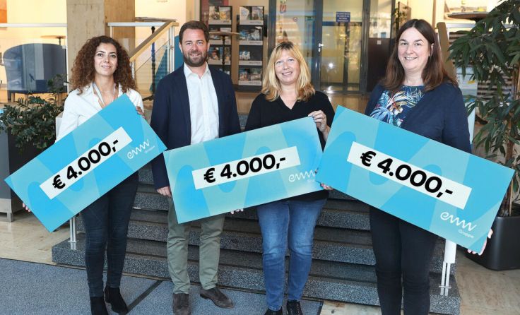Übergabe der Energiegutscheine (Foto: Maringer)