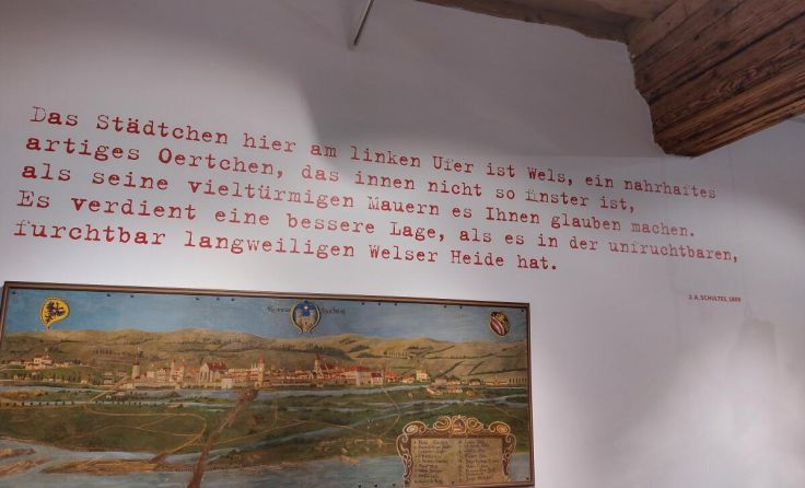 Ein Blick auf die Ausstellung in der Burg (Foto: Tips)