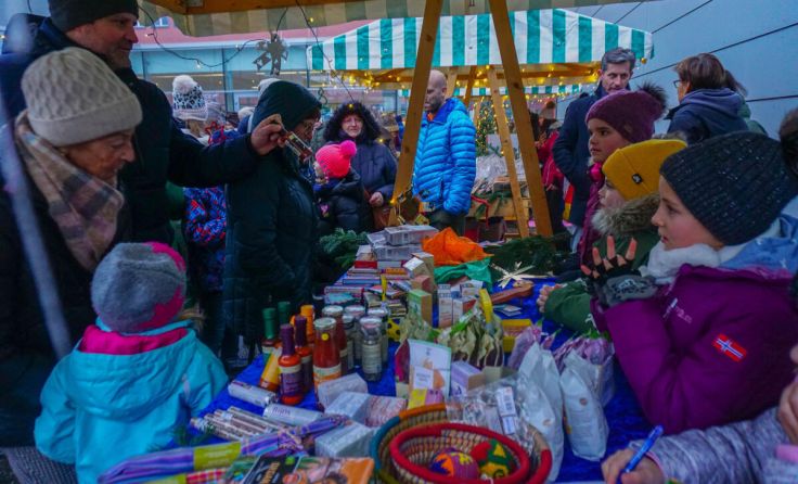 Viele Besucher kamen zum ISZ-Adventmarkt. (Foto: Fritz)