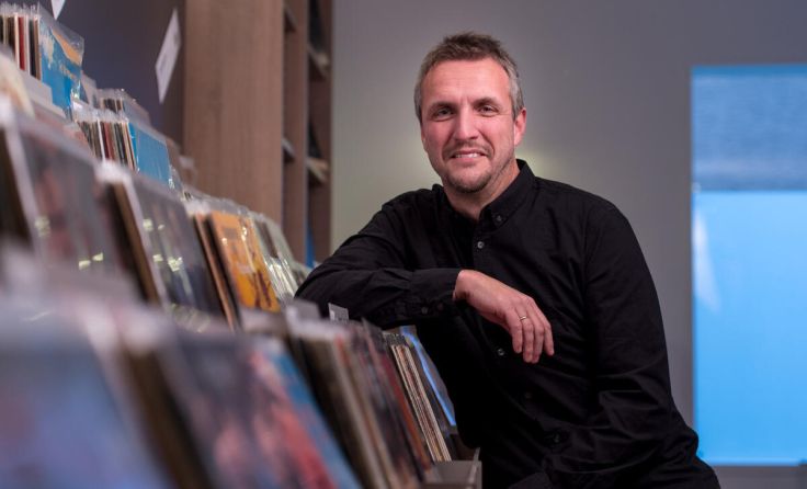 Arnold Zuschrott und sein Plattenreich (Foto: privat)