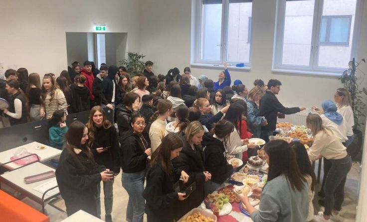 Der Andrang war groß beim Buffet. (Foto: privat)