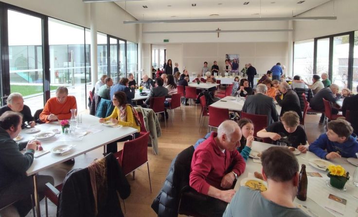 Viele Gäste kamen in das Pfarrzentrum. (Foto: privat)