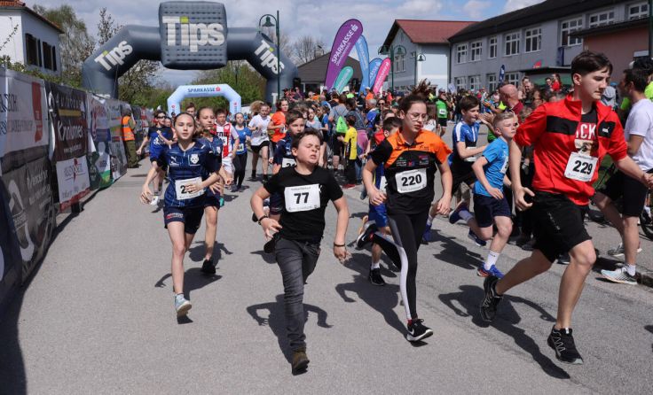 Auch in den Nachwuchsklassen waren viele am Start. (Foto: Lauftreff)