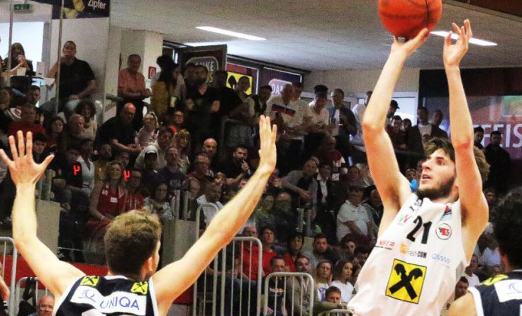 Elvir Jakupovic sorgte für die Entscheidung. (Foto: Erhardt)