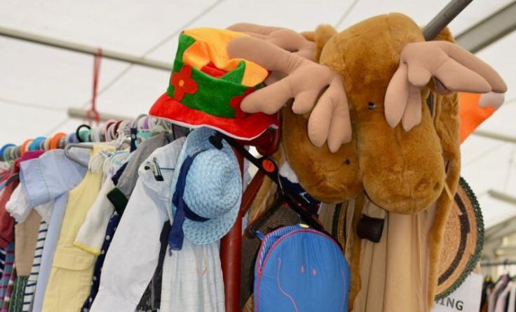 Typisches Flohmarkt-Bild (Foto: Schachinger)