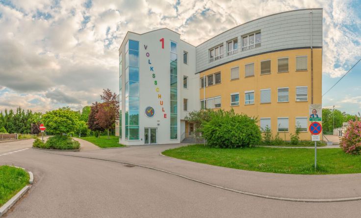 Die Volksschule 1 in Marchtrenk (Foto: Stadt)