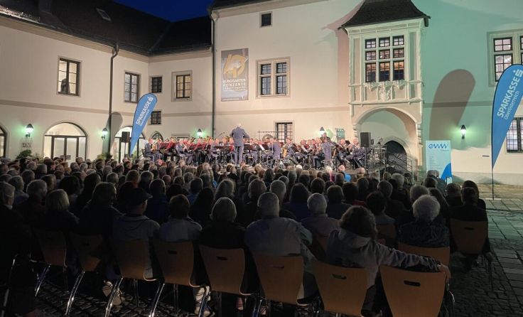 Gut besucht die Konzerte im Burggarten. (Foto: Stadt)