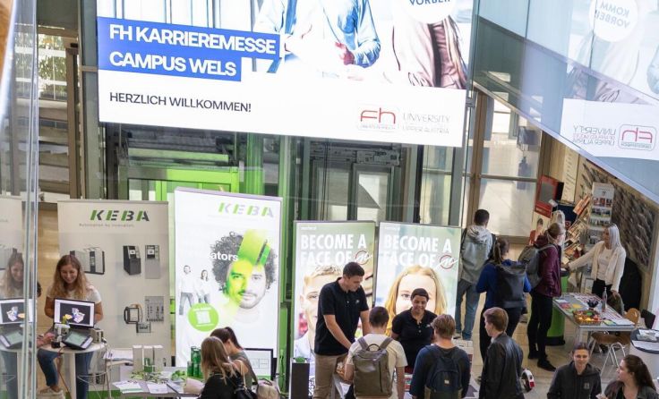 Großes Interesse von den Studierenden bei der FH-Karrieremesse Wels (Foto: B. Plank @ imBILDE.at)