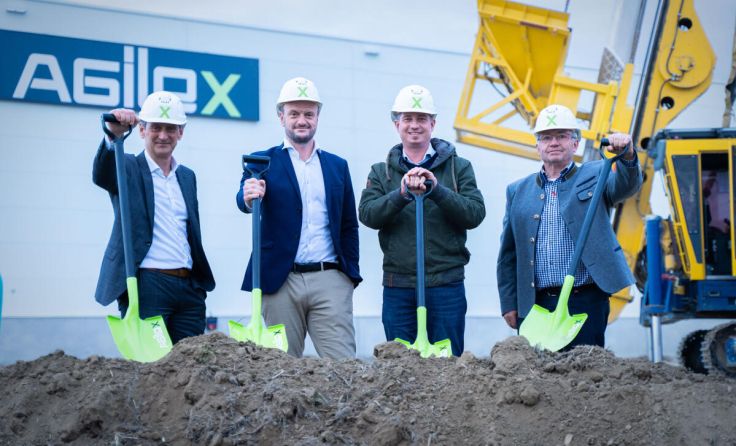 Gemeinsamer Spatenstich für das Agilox Hauptquartier (Foto: Agilox)