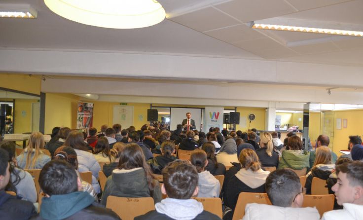 Mit "Du und deine Stadt" ist Wels im analogen Kontakt mit der Jugend. (Foto: Stadt)