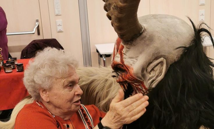Die Perchten ließen sich angreifen. (Foto: privat)