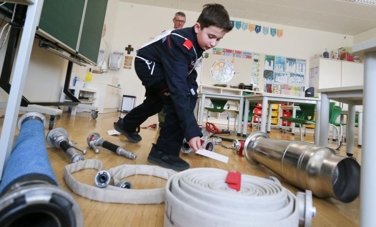 Diue Ausrüstungsgegenstände mussten richtig benannt werden. (Foto: Deutsch)