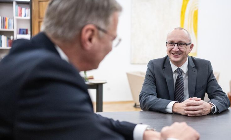 Bgm. Gerhard Seemann (VP) im Gespräch mit LH Thomas Stelzer (Foto: OÖVP)