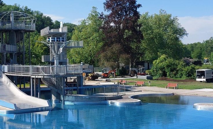 Arbeiten im Welser Freibad (Foto: Tips)