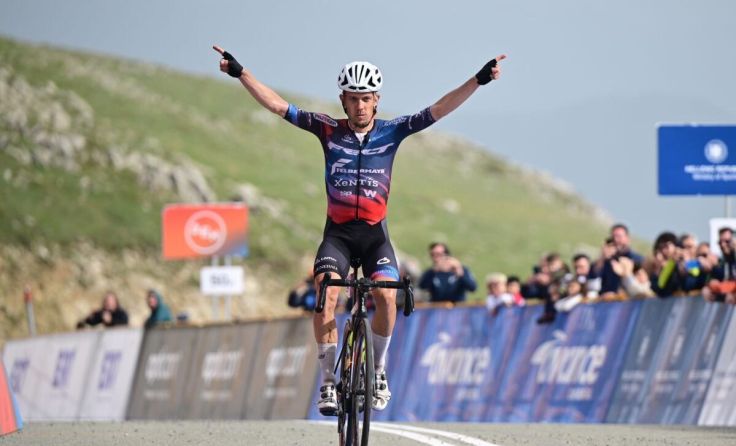 Zoidl solo im Ziel (Foto: TourHellas)