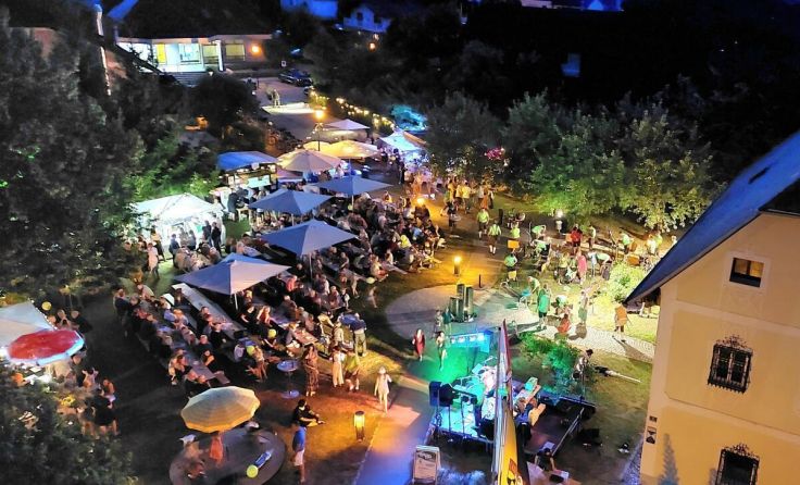 Blick auf das Schleißheimer Dorffest (Foto: Gemeinde)
