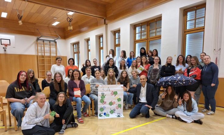Begrüßung der neuen Schüler. (Foto: LWFS)