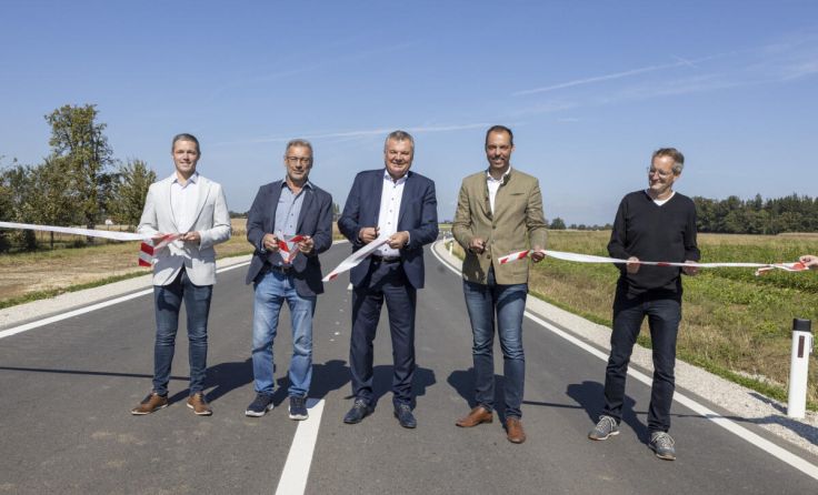 Eröffnung des neuen Straßenstücks. (Foto: Land)