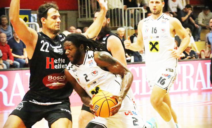 Damion Rosser war mit 19 Punkten Topscorer für die Welser. (Foto: Erhardt)