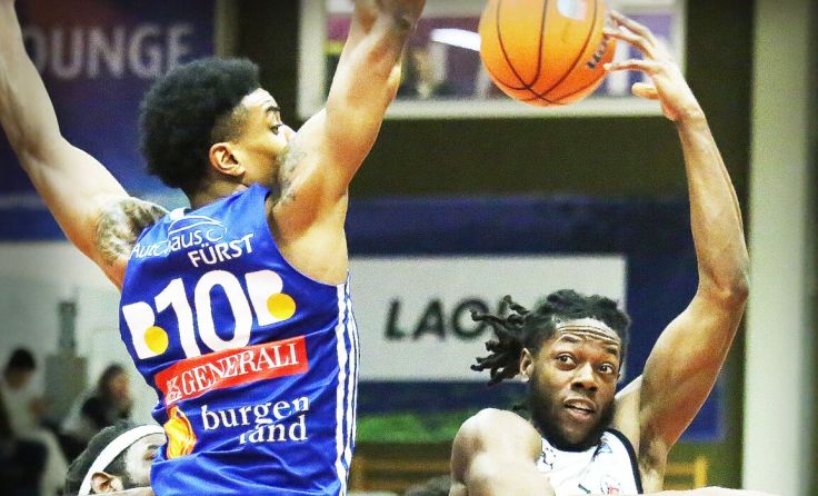 Damion Rosser ist der Dreh- und Angelpunkt im Welser Spiel. Foto: Erhardt