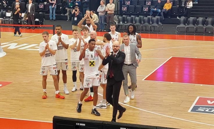 Die Flyers verabschiedeten sich von den mitferisten Fans in Graz. (Foto: Tips)