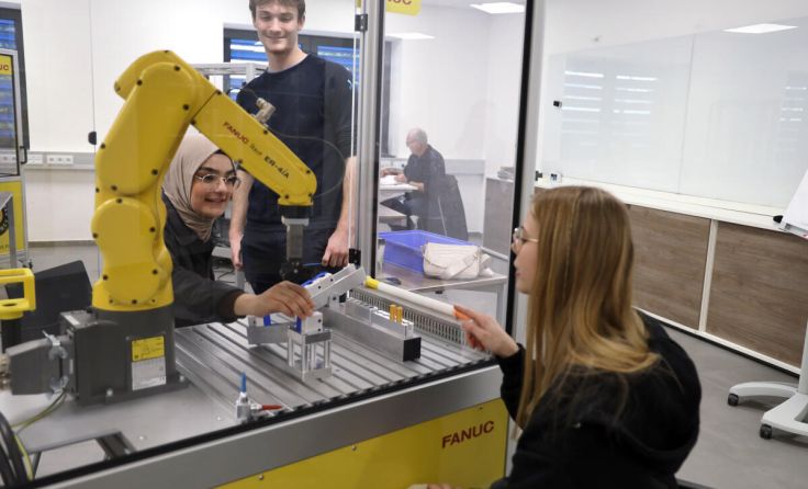 Vorbereitung auf den Poly Cup (Foto: Starlim Spritzguss)