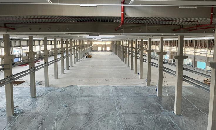 Blick in die neue Produtkionshalle (Foto: TGW)