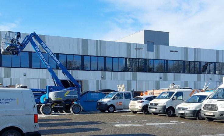 Außenblick auf die Messehalle 22 (Foto: Tips)