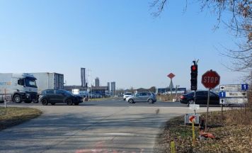 Arbeiten für moderne Ampelanlage auf der B1