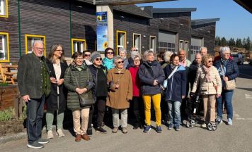 Firmenbesuch des Seniorenbunds Wels-Pernau und Lichtenegg