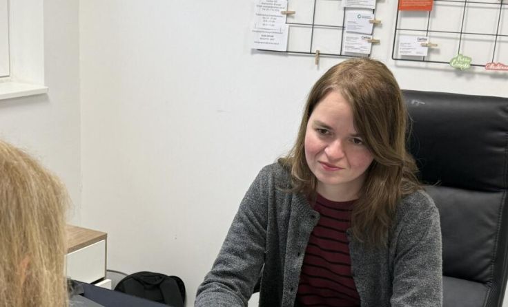 Ulrike Sembera bei einer Beratung (Foto: privat)