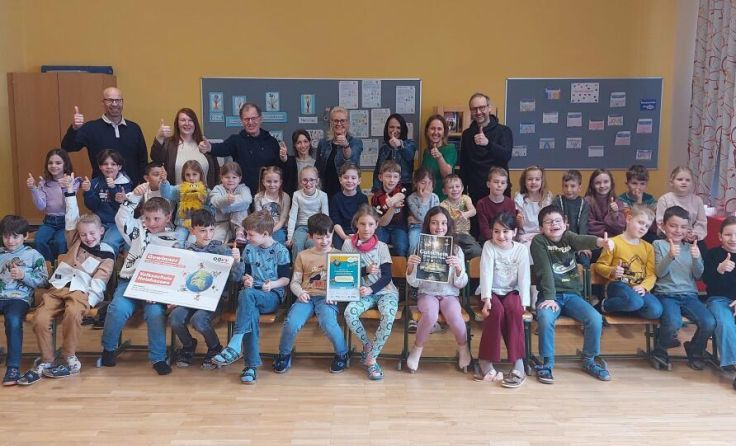 Stolze Sieger und Ehrengäste (Foto: VS Holzhausen)