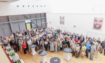 Fit für die Zukunft: 45 Fronius Lehrlinge feiern